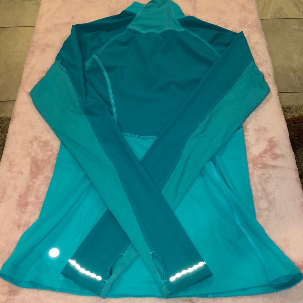 Lululemon long sleeve - Picture 1 of 4
